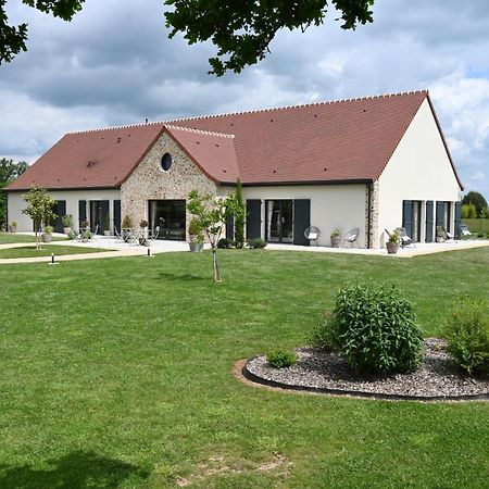 Aux 3 Forêts Bizeneuille Exterior foto