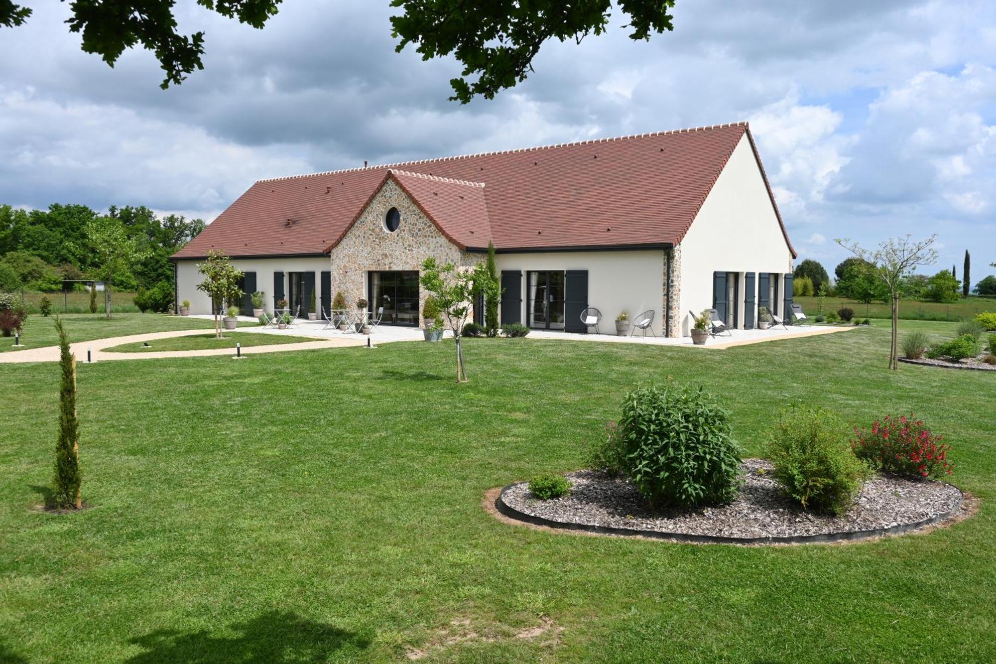 Aux 3 Forêts Bizeneuille Exterior foto